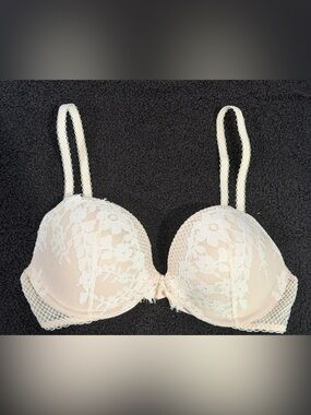 Victoria's Secret “Dream Angels” Lace Push-Up Bra in Ivory/Blush